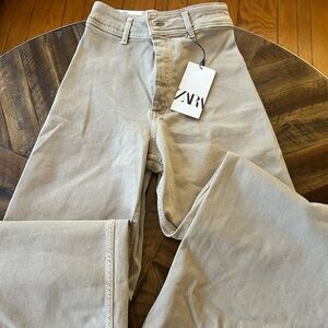 New with tags size 0 Zara, the mariner straight in Tan wide leg bought in Paris